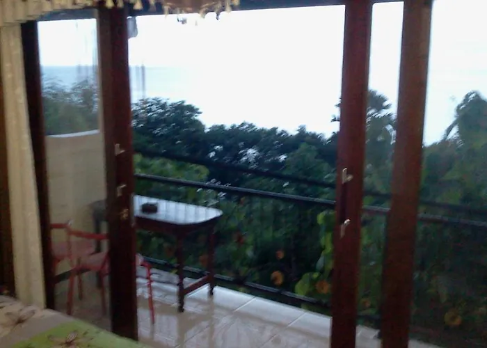 Sri * Amed (Bali)